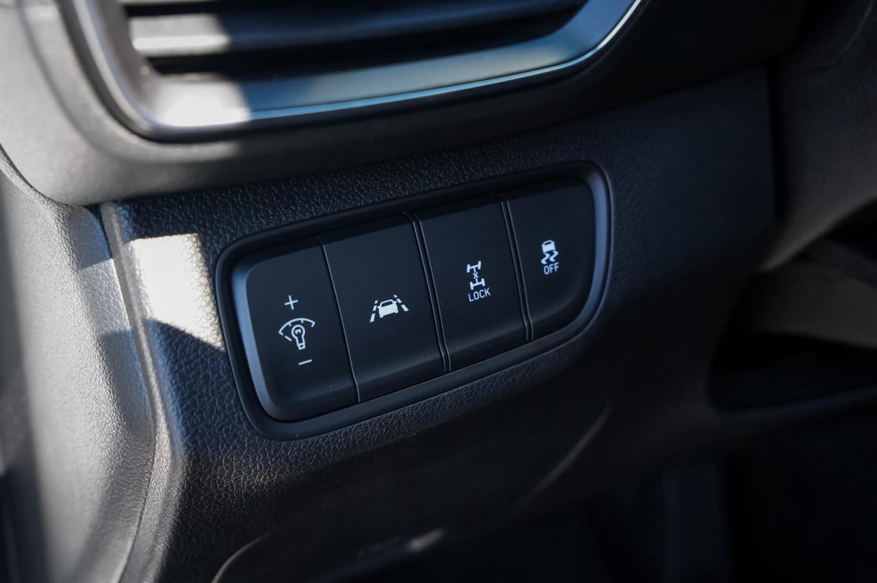 2020 Hyundai Santa Fe SE 2.4 | AWD | Safety Pkg Photo