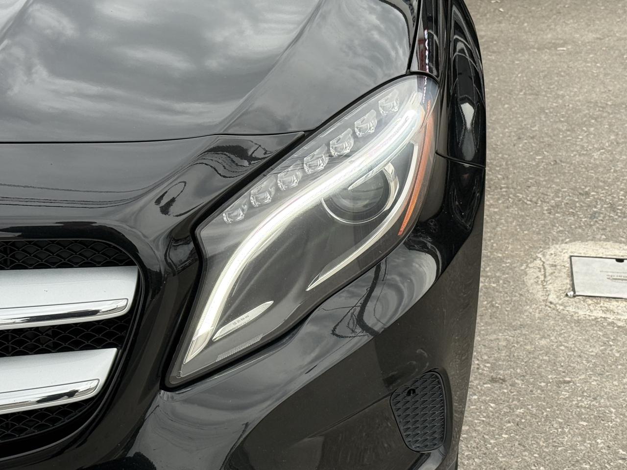 2016 Mercedes-Benz GLA 250 //AMG PKG | EXTENDED LEATHER | HARMAN KARDON Photo