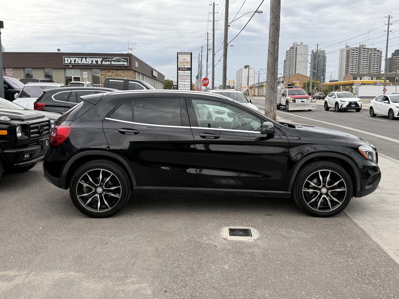 2016 Mercedes-Benz GLA 250 //AMG PKG | EXTENDED LEATHER | HARMAN KARDON Photo