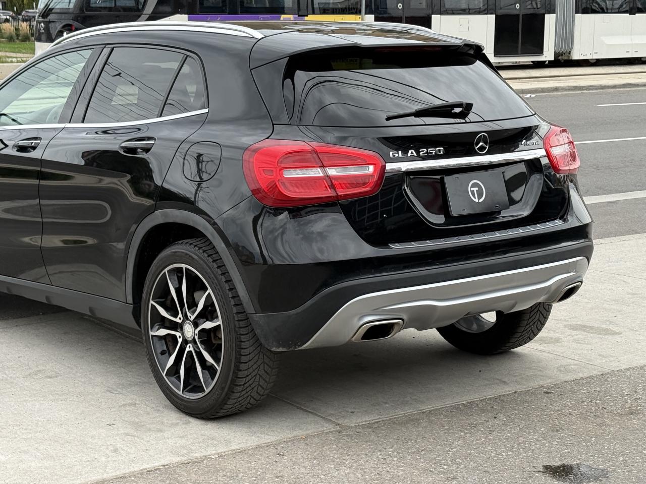 2016 Mercedes-Benz GLA 250 //AMG PKG | EXTENDED LEATHER | HARMAN KARDON Photo