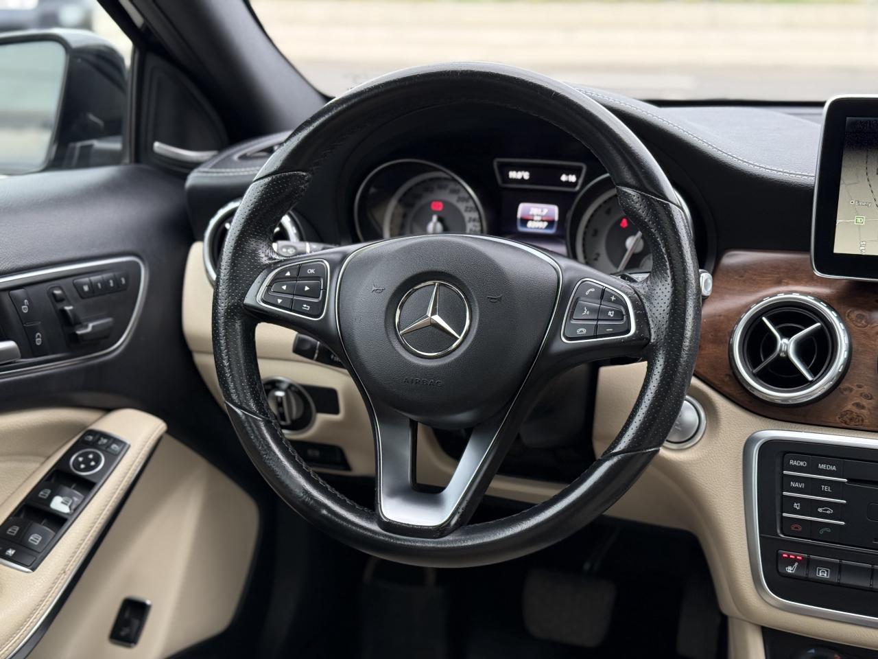 2016 Mercedes-Benz GLA 250 //AMG PKG | EXTENDED LEATHER | HARMAN KARDON Photo