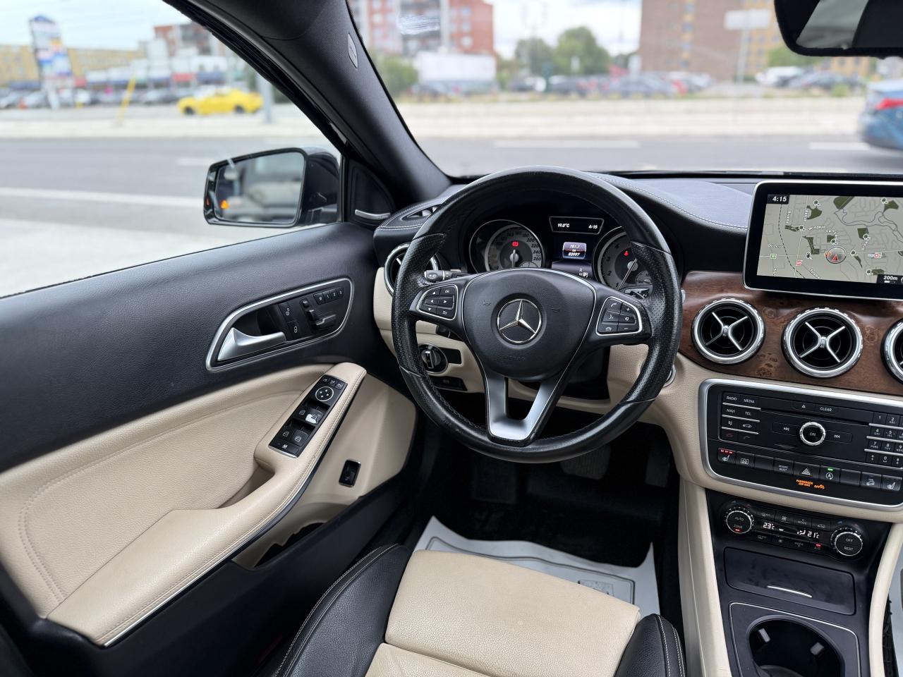 2016 Mercedes-Benz GLA 250 //AMG PKG | EXTENDED LEATHER | HARMAN KARDON Photo