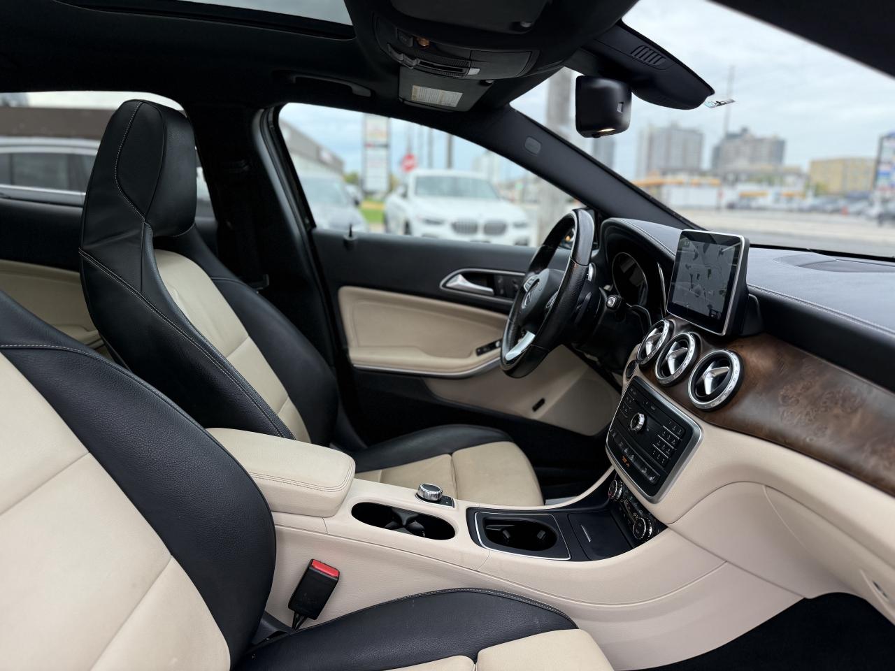 2016 Mercedes-Benz GLA 250 //AMG PKG | EXTENDED LEATHER | HARMAN KARDON Photo