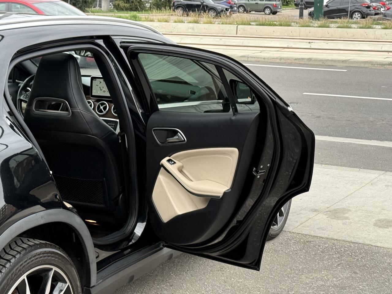 2016 Mercedes-Benz GLA 250 //AMG PKG | EXTENDED LEATHER | HARMAN KARDON Photo