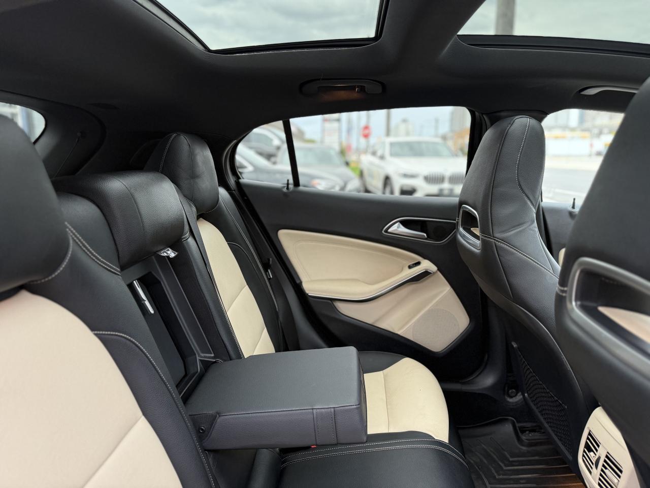 2016 Mercedes-Benz GLA 250 //AMG PKG | EXTENDED LEATHER | HARMAN KARDON Photo