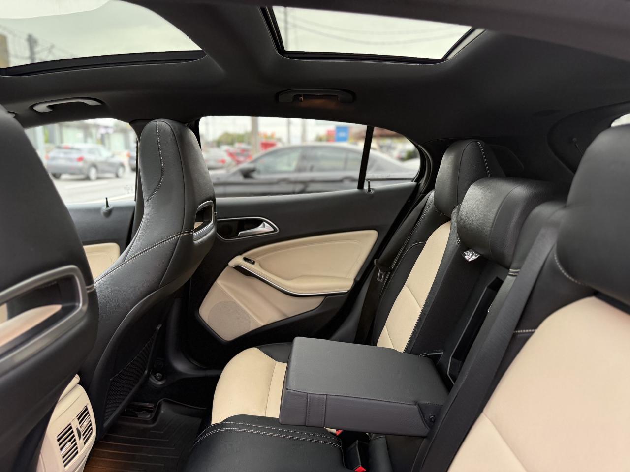 2016 Mercedes-Benz GLA 250 //AMG PKG | EXTENDED LEATHER | HARMAN KARDON Photo