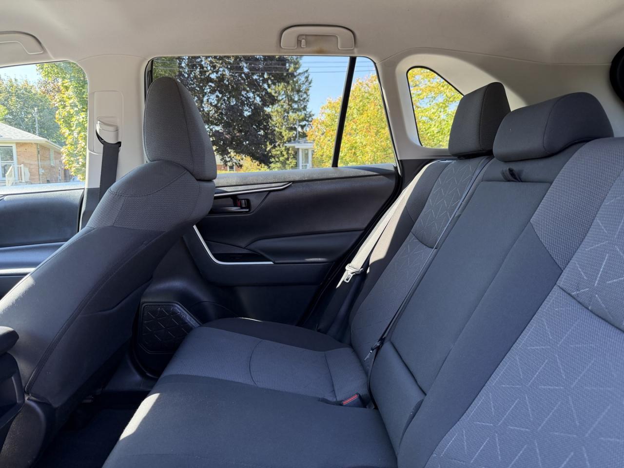 2021 Toyota RAV4 LE AWD - Photo #11