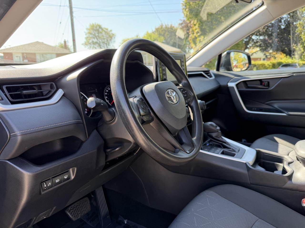 2021 Toyota RAV4 LE AWD - Photo #14