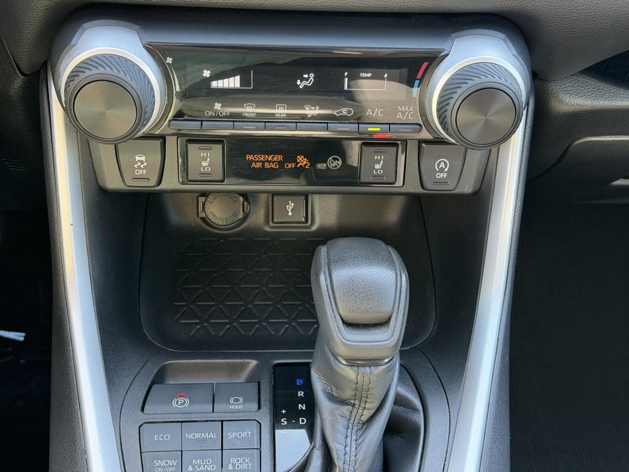 2021 Toyota RAV4 LE AWD - Photo #18