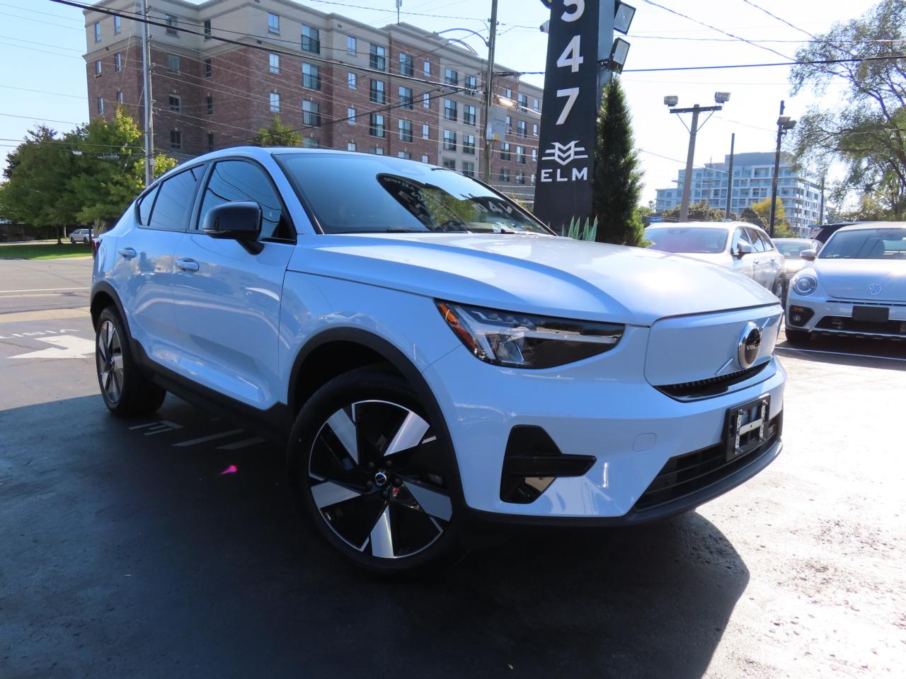 2024 Volvo C40 Recharge Pure Electric CORE Pure Electric - Blind Spot Monitor !!! Photo