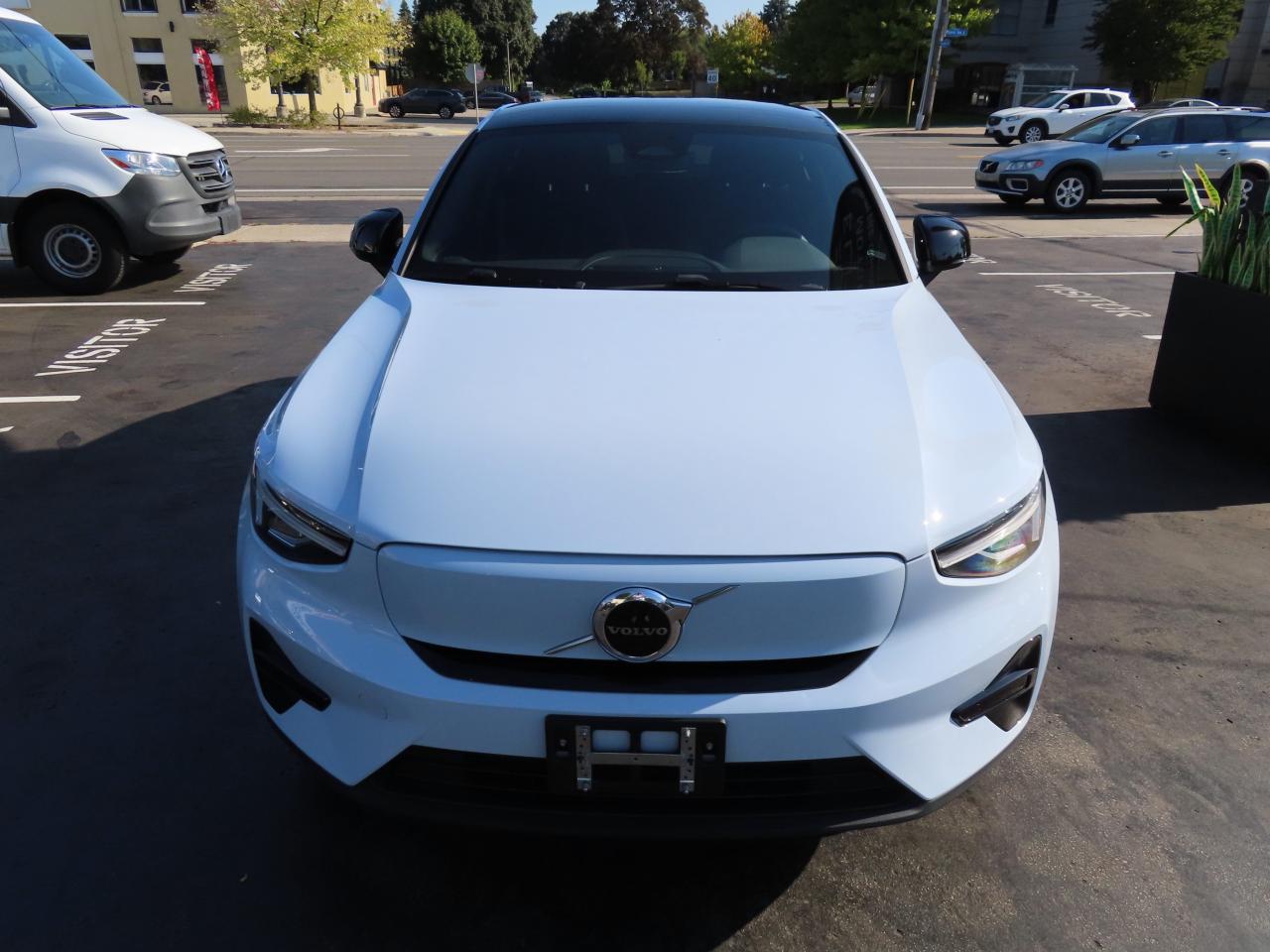 2024 Volvo C40 Recharge Pure Electric CORE Pure Electric - Blind Spot Monitor !!! Photo