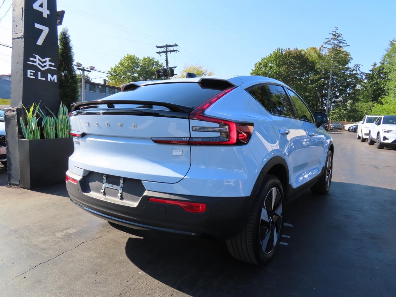 2024 Volvo C40 Recharge Pure Electric CORE Pure Electric - Blind Spot Monitor !!! Photo