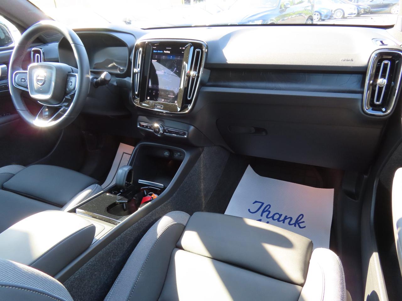 2024 Volvo C40 Recharge Pure Electric CORE Pure Electric - Blind Spot Monitor !!! Photo