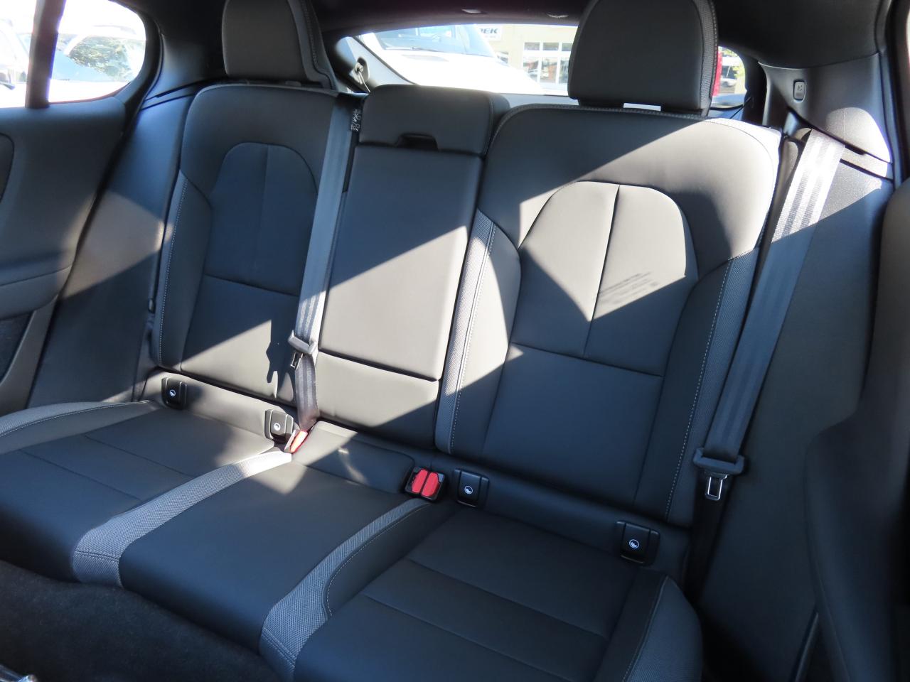 2024 Volvo C40 Recharge Pure Electric CORE Pure Electric - Blind Spot Monitor !!! Photo