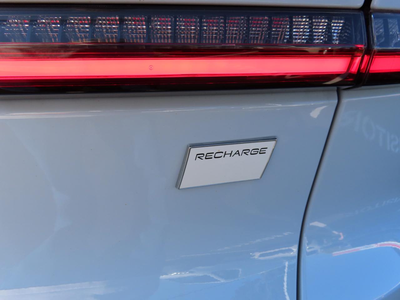 2024 Volvo C40 Recharge Pure Electric CORE Pure Electric - Blind Spot Monitor !!! Photo