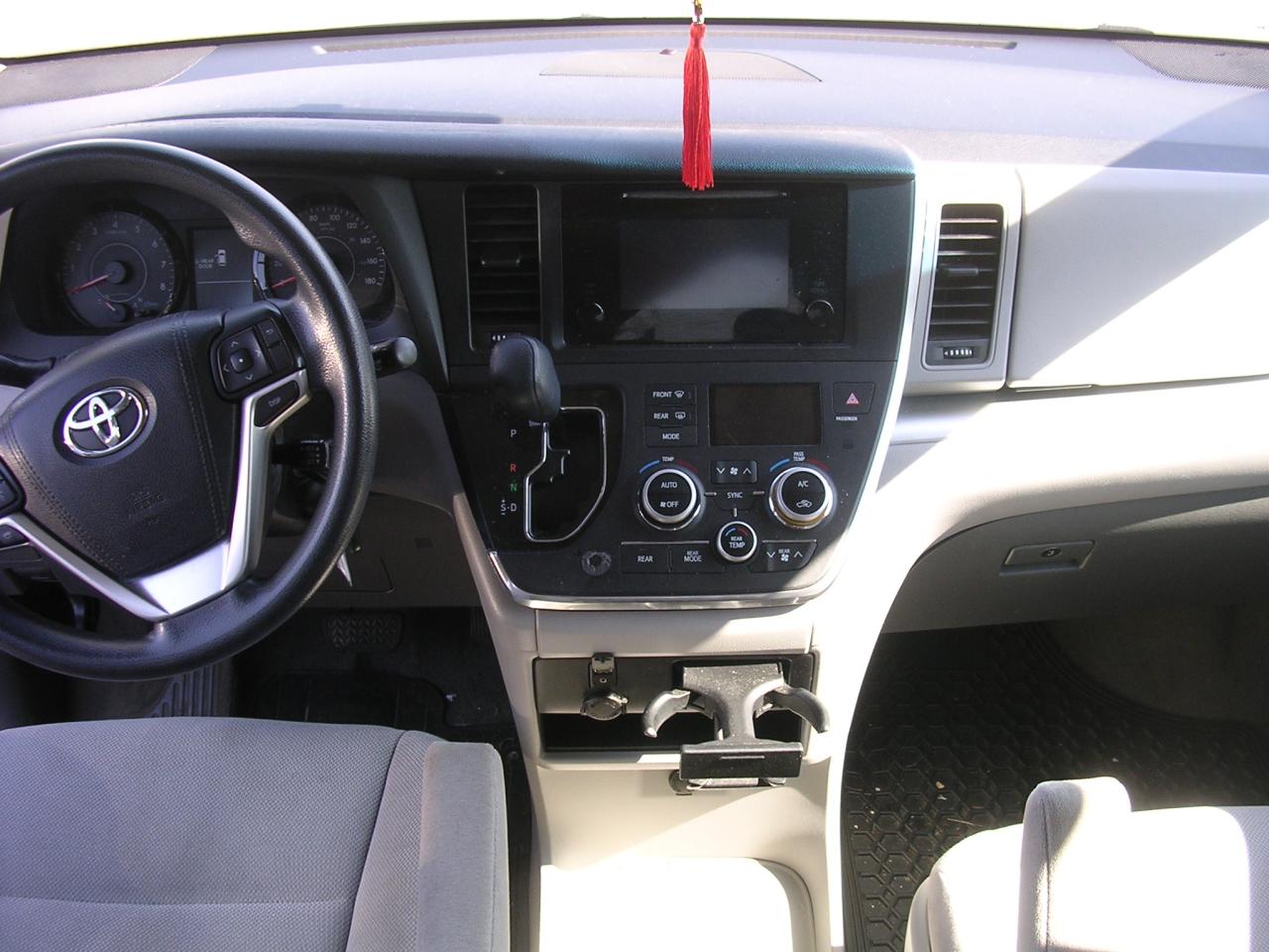 2015 Toyota Sienna 5DR 7-PASS FWD - Photo #7