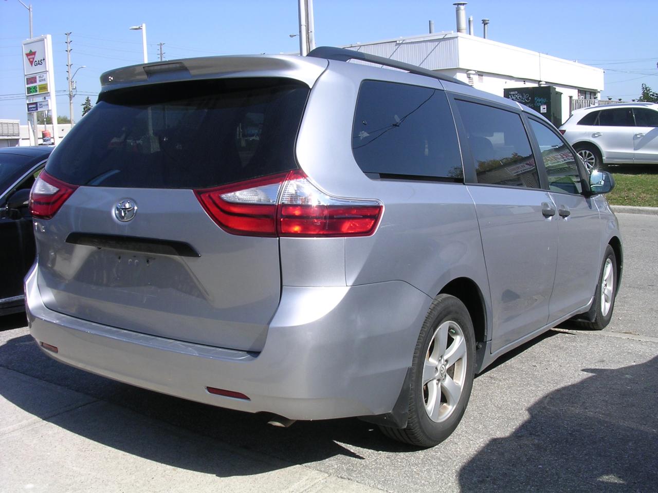 2015 Toyota Sienna 5DR 7-PASS FWD - Photo #3