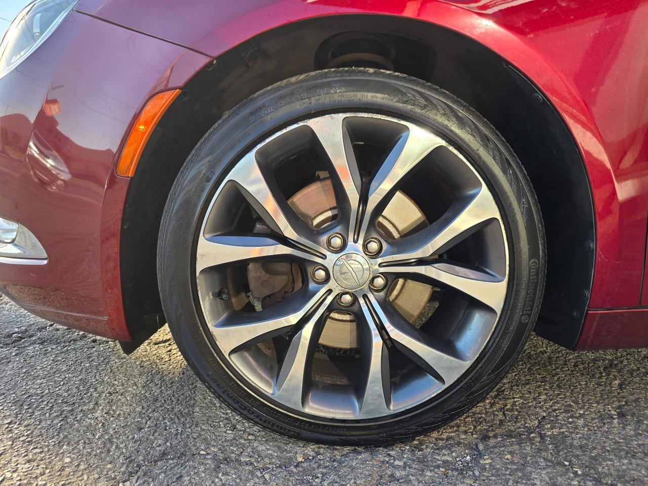 2015 Chrysler 200 C Accident Free | Leather Seats | Navigation Photo