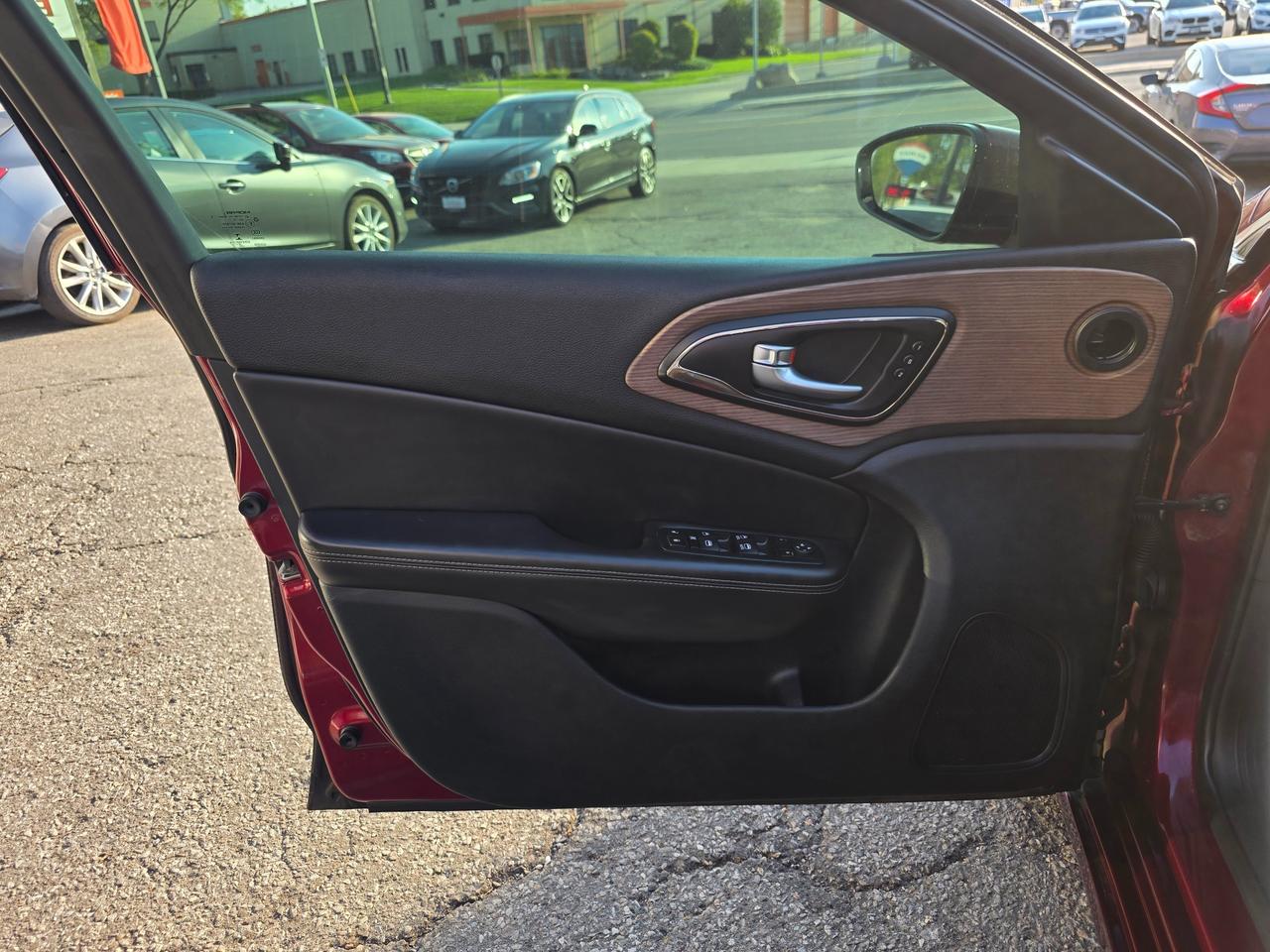 2015 Chrysler 200 C Accident Free | Leather Seats | Navigation Photo