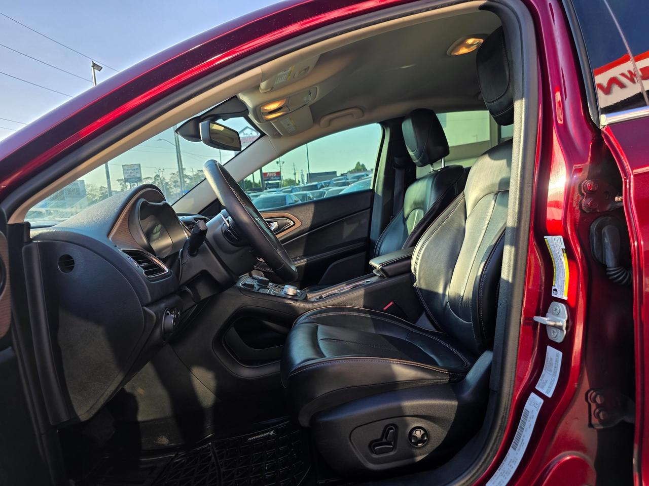 2015 Chrysler 200 C Accident Free | Leather Seats | Navigation Photo