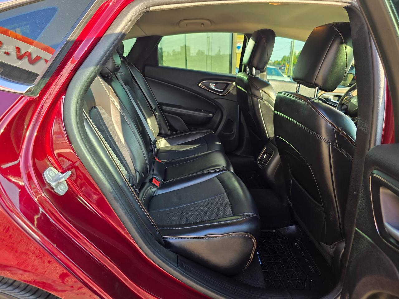 2015 Chrysler 200 C Accident Free | Leather Seats | Navigation Photo