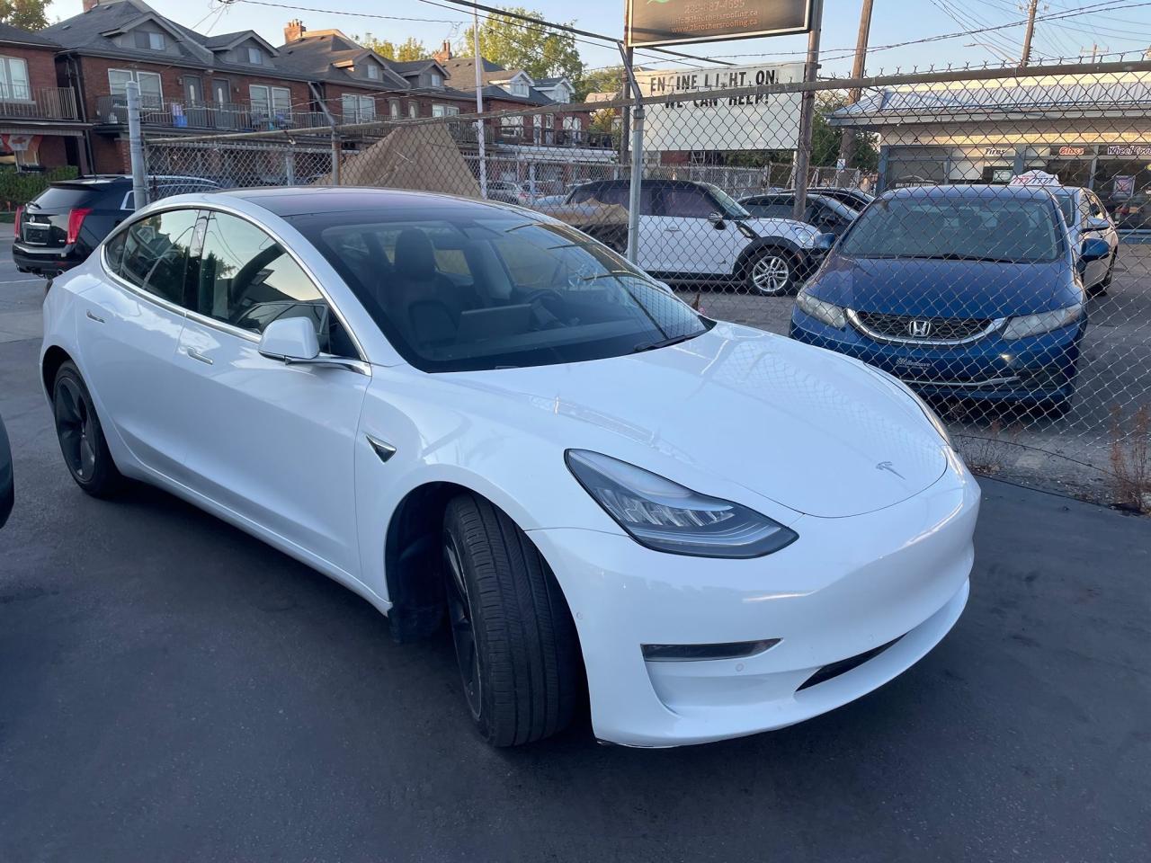 2018 Tesla Model 3 Long Range AWD *FRONT & REAR HEATED SEATS* - Photo #3