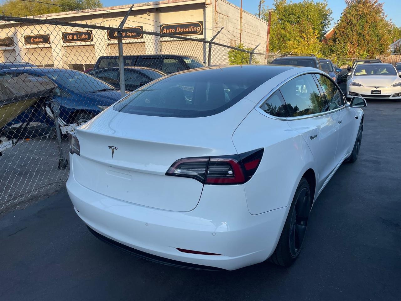 2018 Tesla Model 3 Long Range AWD *FRONT & REAR HEATED SEATS* - Photo #4