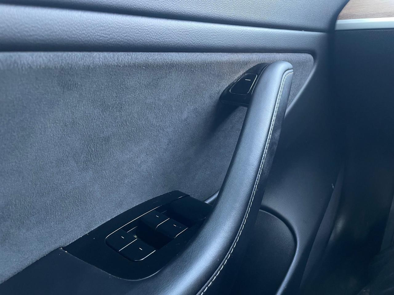 2018 Tesla Model 3 Long Range AWD *FRONT & REAR HEATED SEATS* - Photo #8