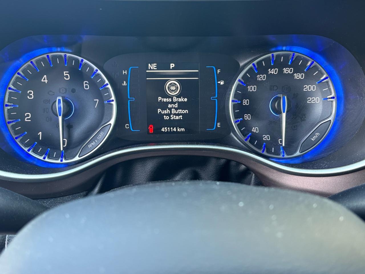 2018 Chrysler Pacifica L - Photo #9