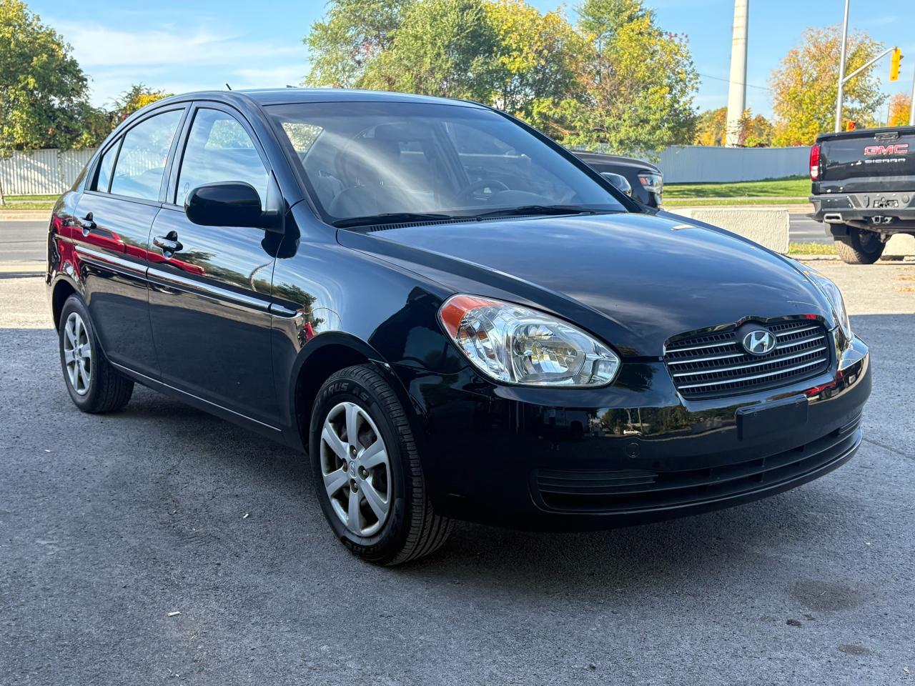 2011 Hyundai Accent GL - Photo #4