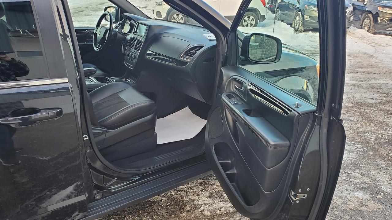 2020 Dodge Grand Caravan PREMIUM PLUS-REMOTE START-LEATHER-REAR CAMERA Photo