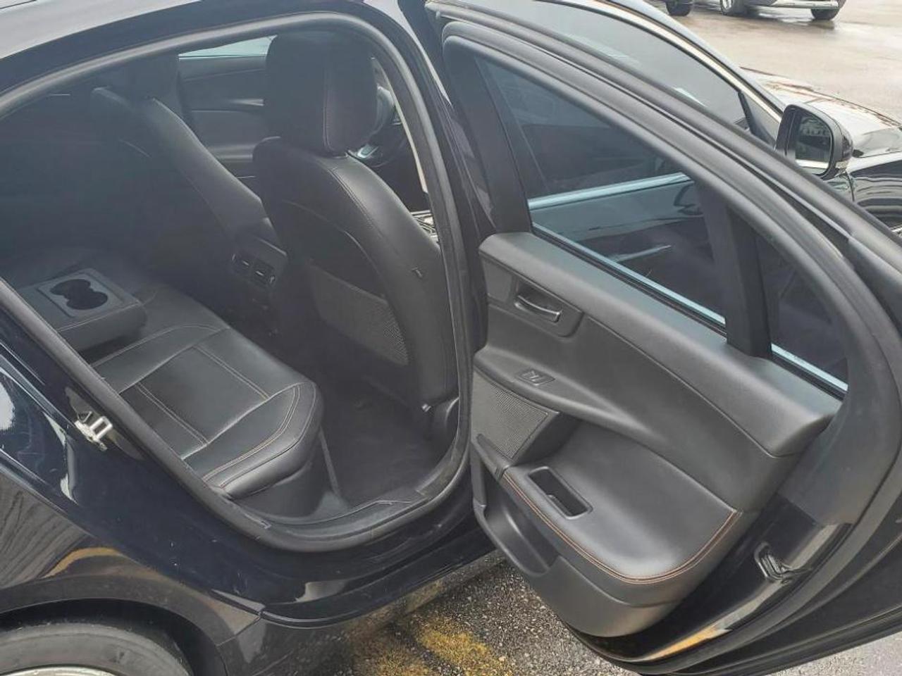 2018 Jaguar XE 30t AWD Prestige-SUNROOF-LEATHER-NAVIGATION Photo