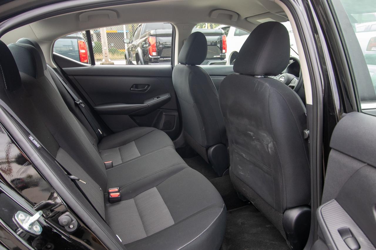 2024 Nissan Sentra SV Photo5