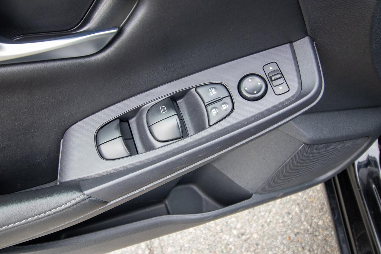2024 Nissan Sentra SV Photo5