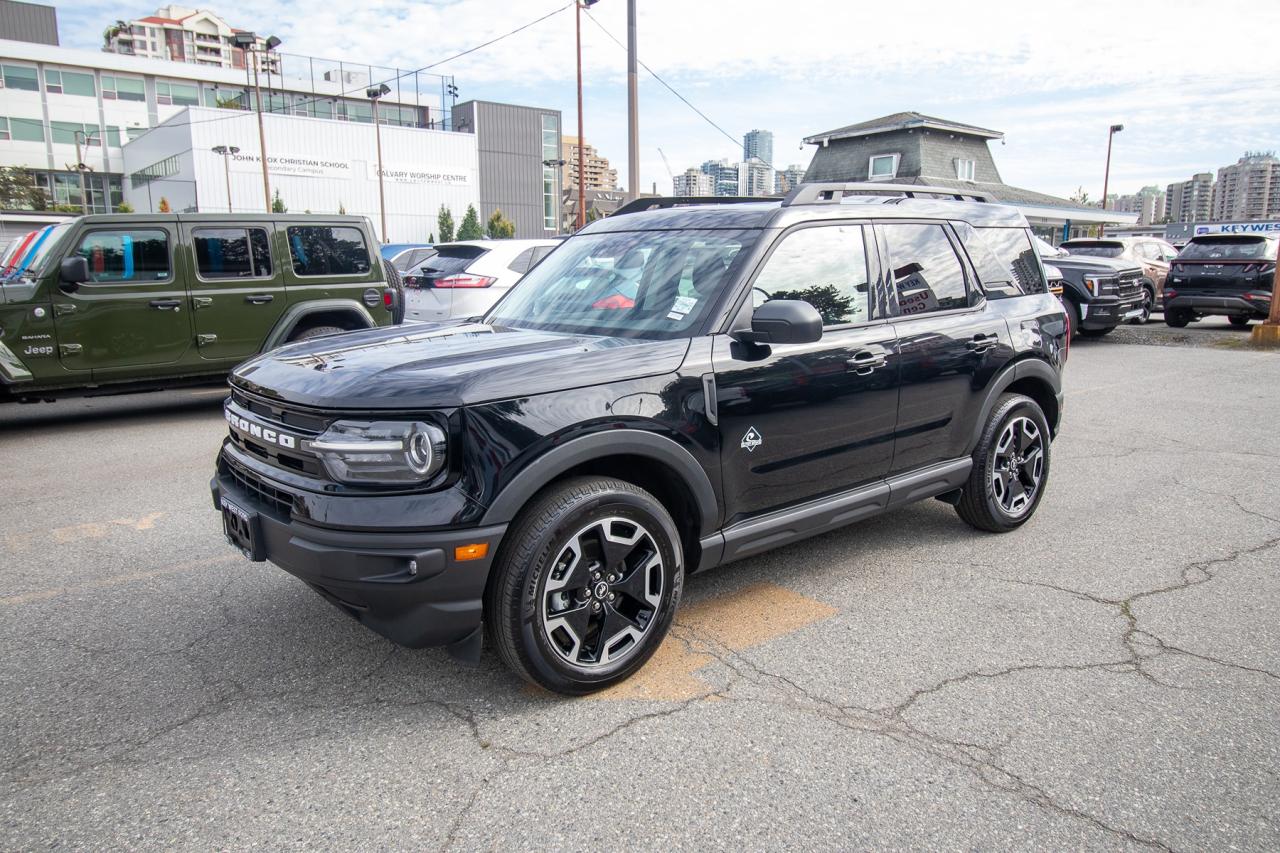 2024 Ford Bronco Sport Outer Banks Photo2