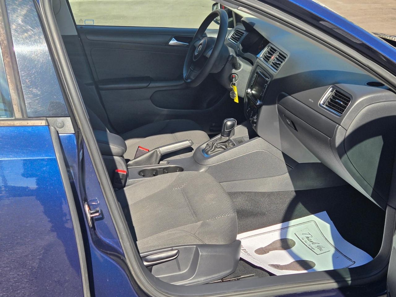 2014 Volkswagen Jetta TRENDLINE+ Photo