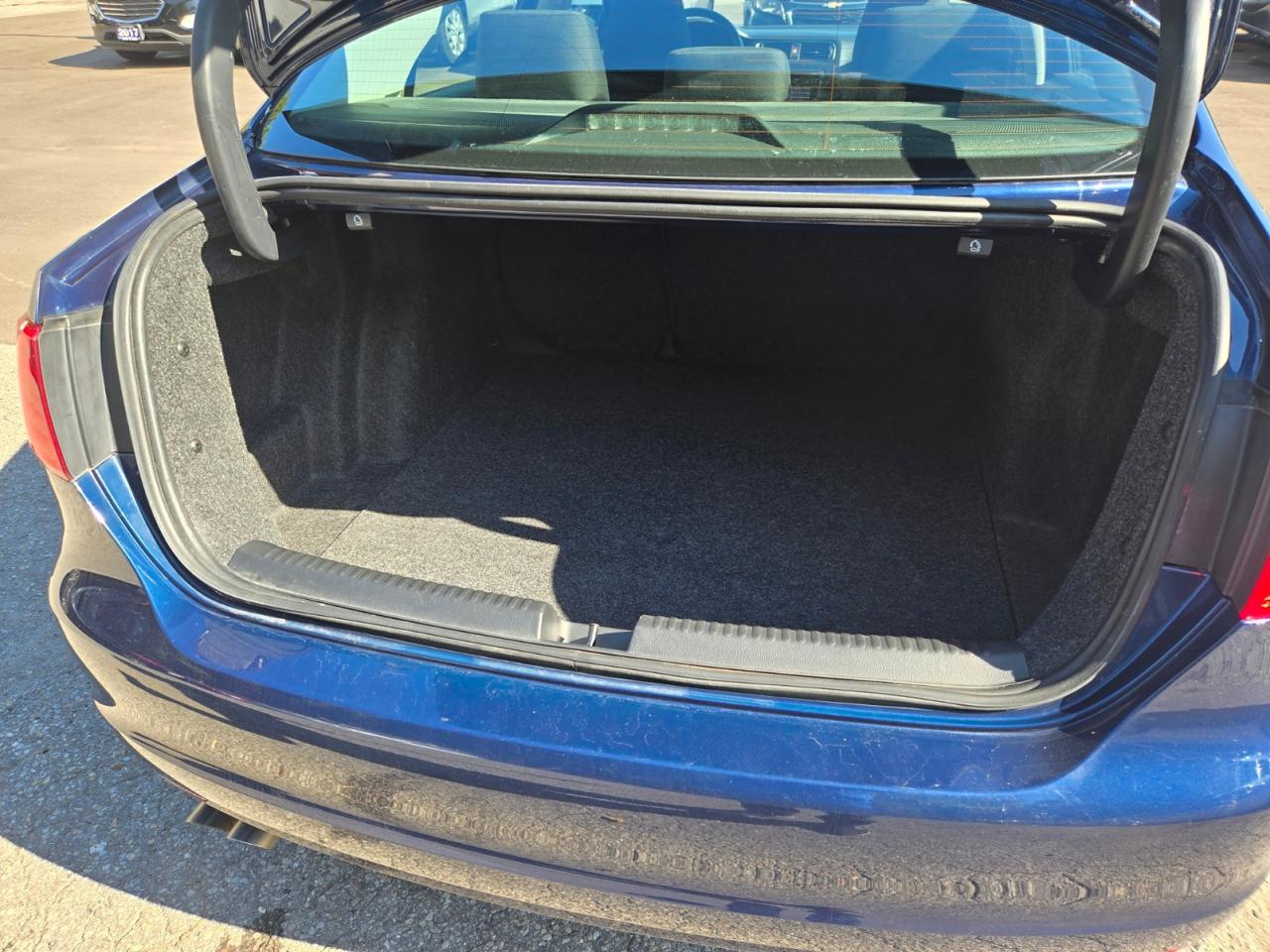 2014 Volkswagen Jetta TRENDLINE+ Photo