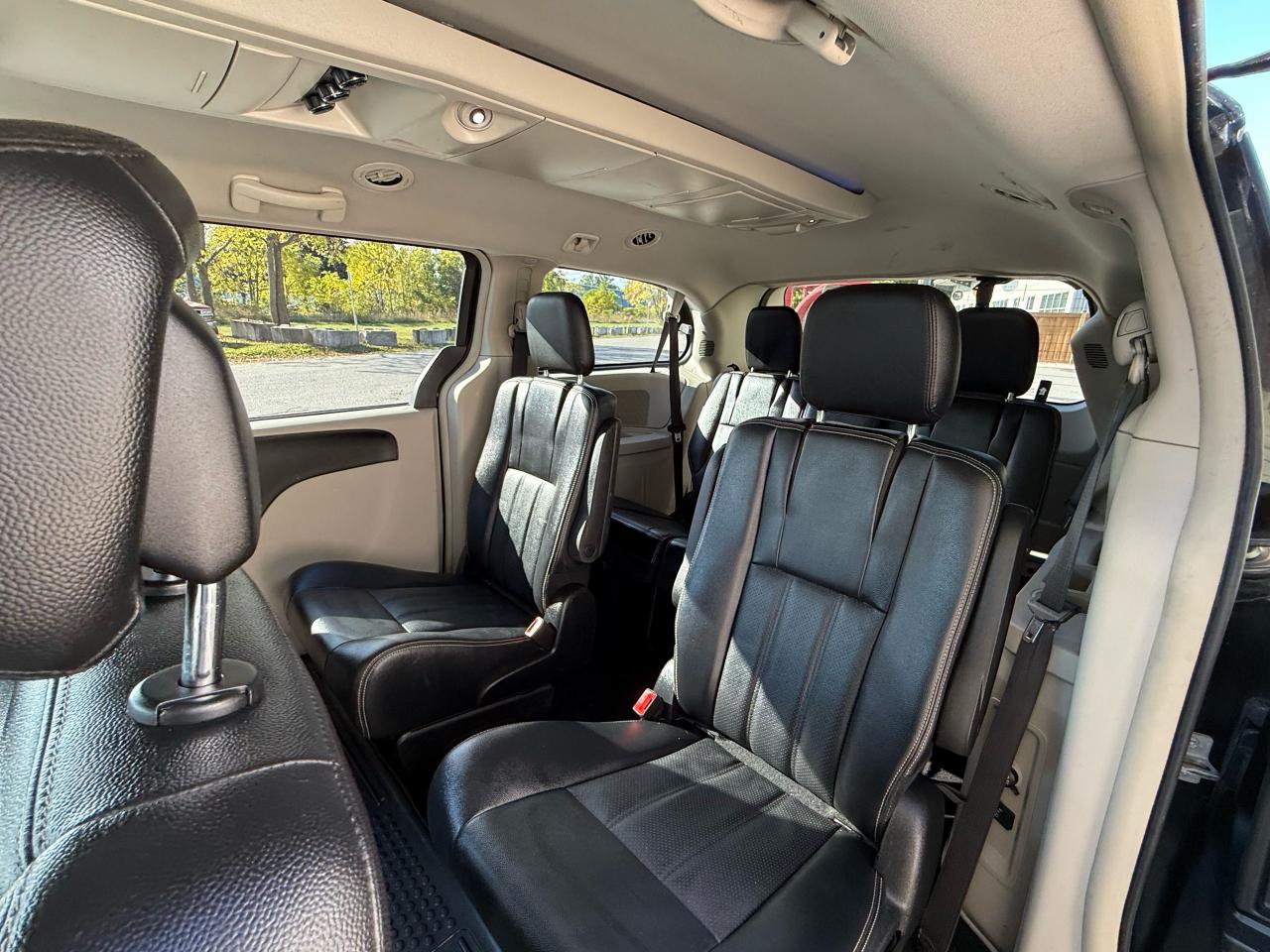 2016 Dodge Grand Caravan Crew Plus - Photo #10