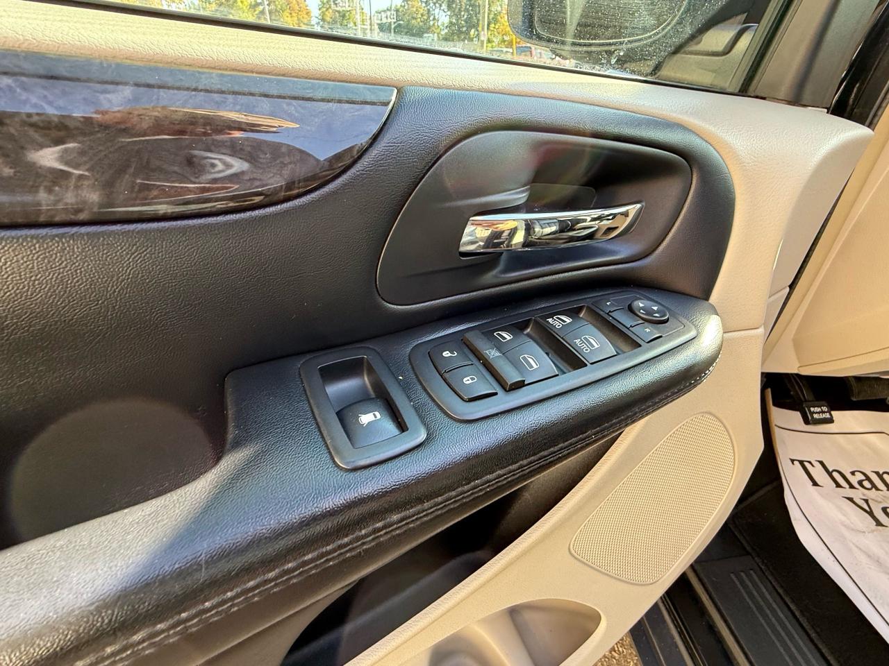 2016 Dodge Grand Caravan Crew Plus - Photo #12