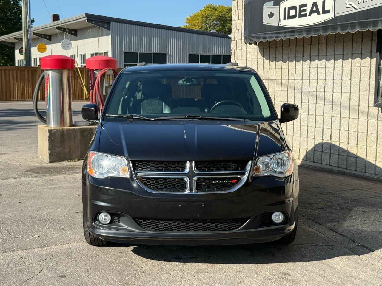 2016 Dodge Grand Caravan Crew Plus - Photo #2