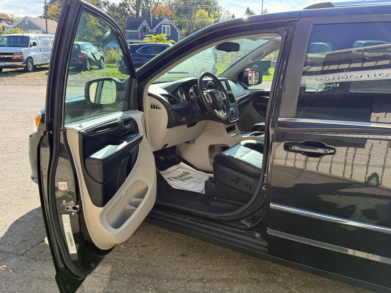 2016 Dodge Grand Caravan Crew Plus - Photo #5