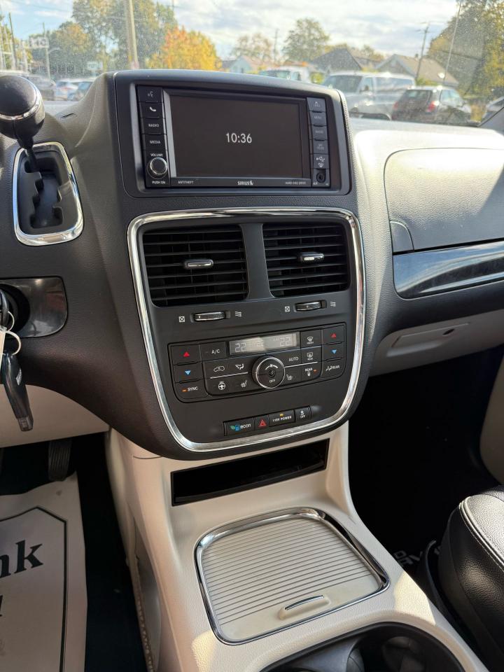 2016 Dodge Grand Caravan Crew Plus - Photo #9