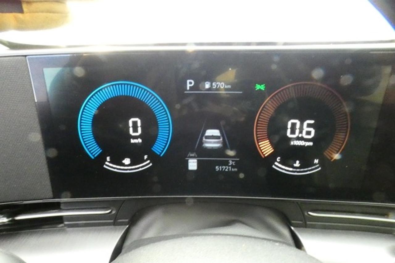 2024 Hyundai Venue Essential w/Htd cloth, BUC - Photo #13