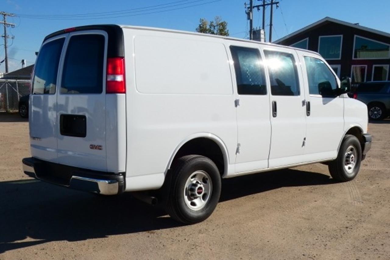 2023 GMC Savana Cargo Van RWD 2500 w/cloth seats, RVM BUC - Photo #6