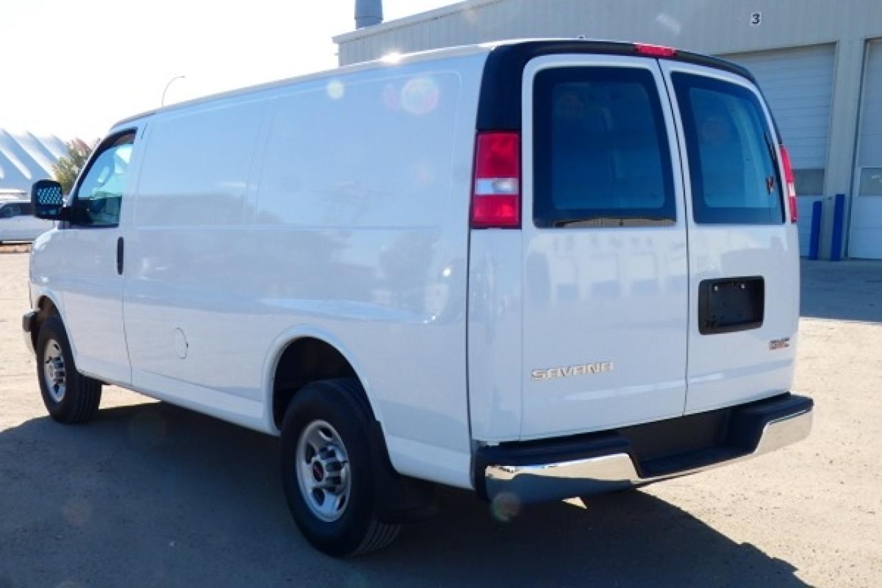 2023 GMC Savana Cargo Van RWD 2500 w/cloth seats, RVM BUC - Photo #8