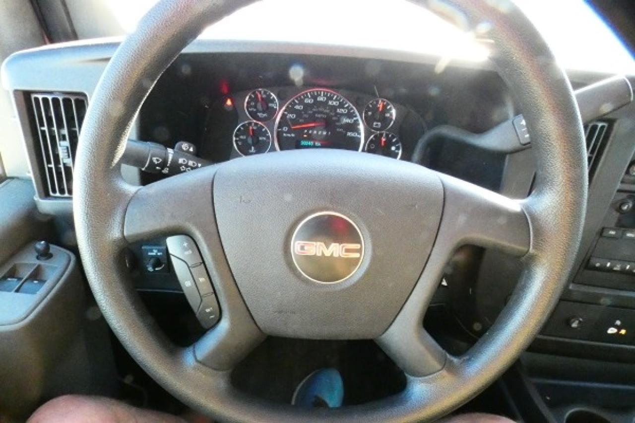 2023 GMC Savana Cargo Van RWD 2500 w/cloth seats, RVM BUC - Photo #13