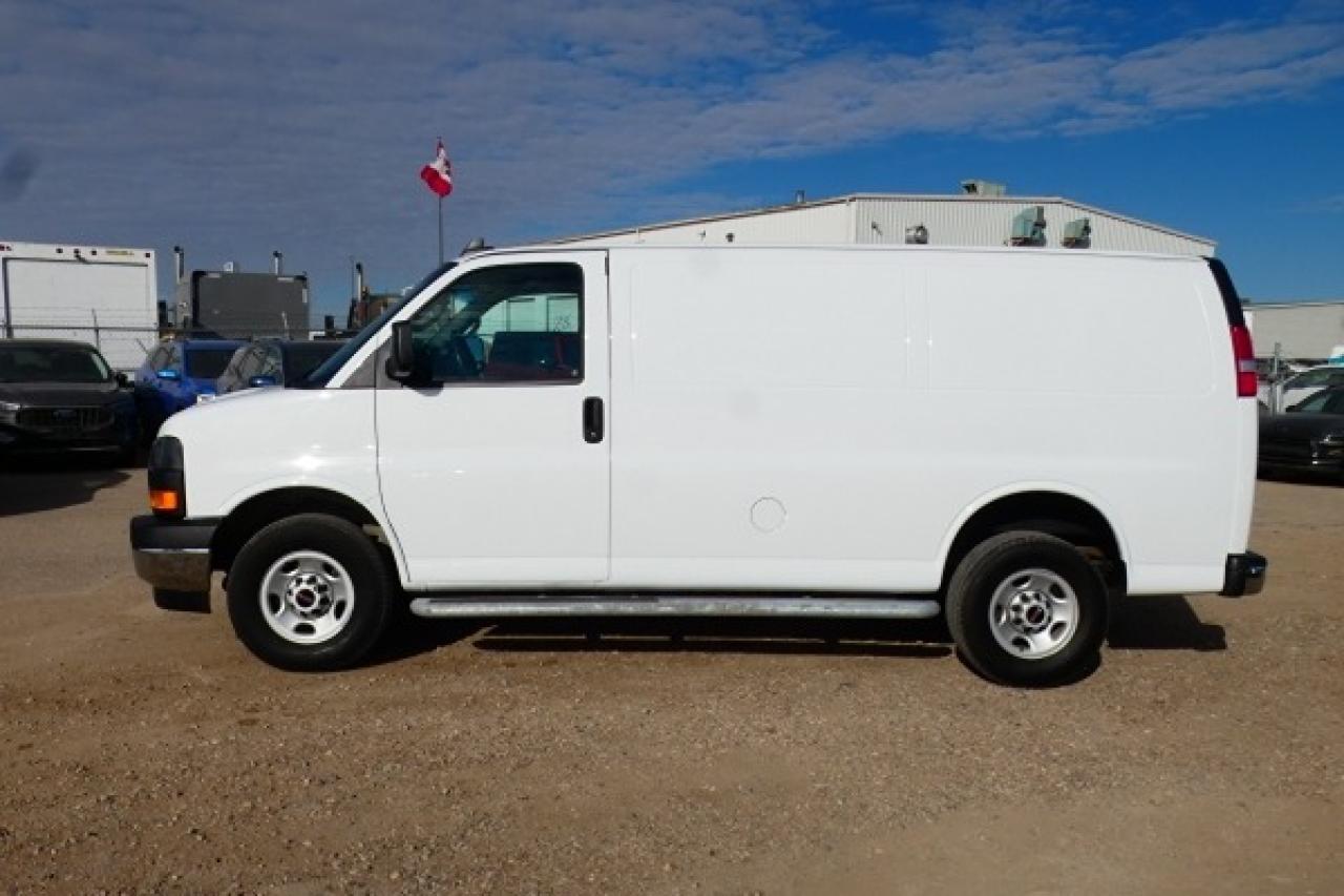 2023 GMC Savana Cargo Van RWD 2500 w/cloth seats, RVM BUC - Photo #1