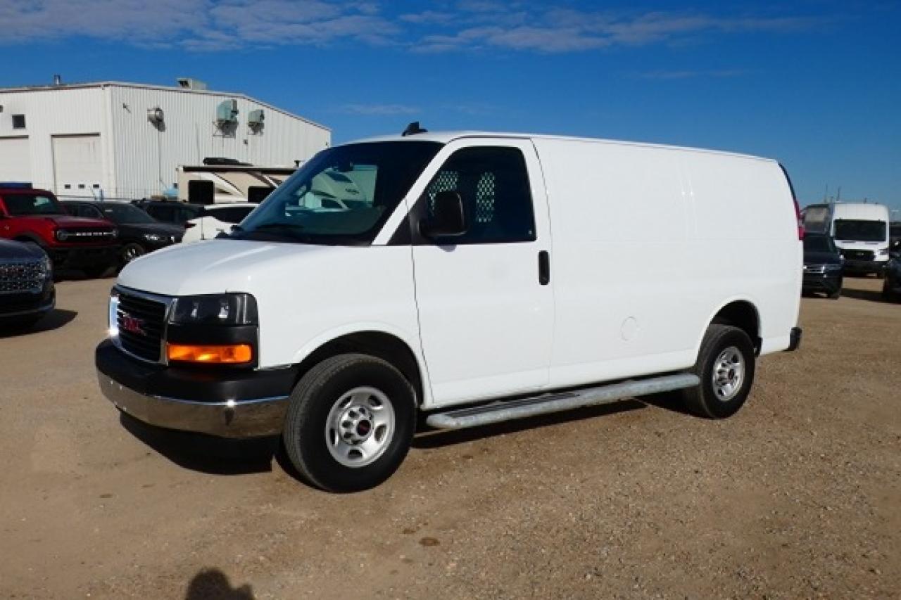 2023 GMC Savana Cargo Van RWD 2500 w/cloth seats, RVM BUC - Photo #2