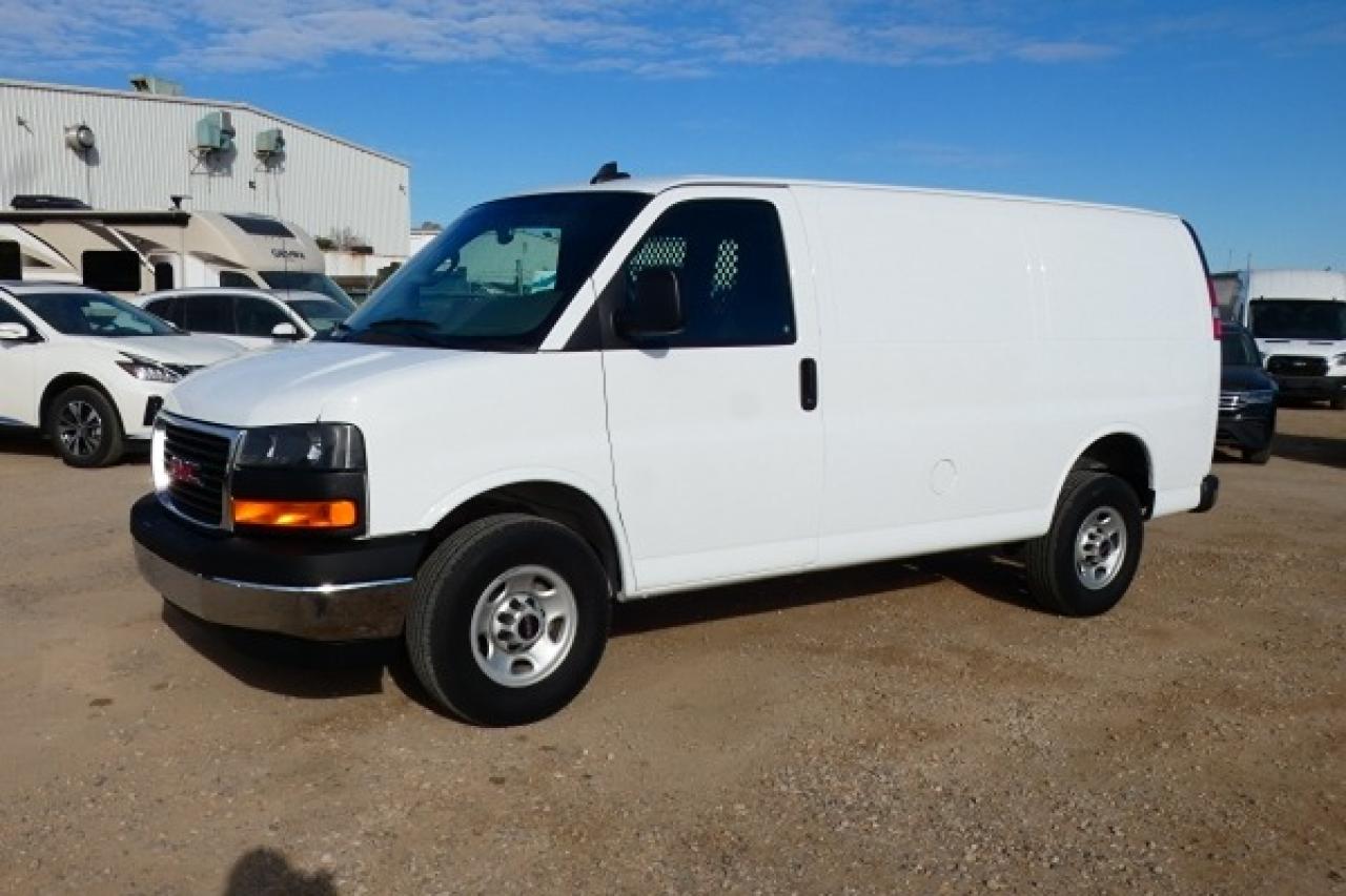 2023 GMC Savana Cargo Van RWD 2500 w/cloth seats, RVM BUC - Photo #2