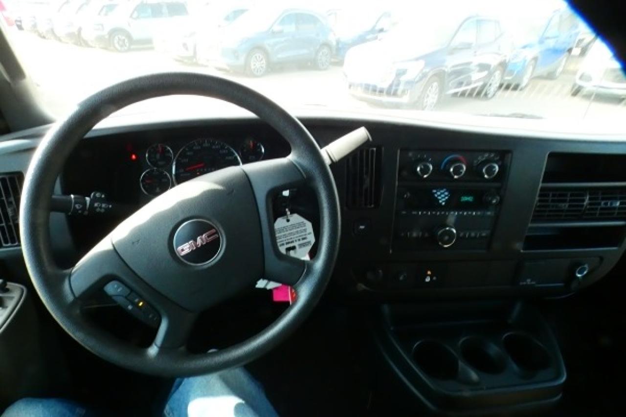 2023 GMC Savana Cargo Van RWD 2500 w/cloth seats, RVM BUC - Photo #13